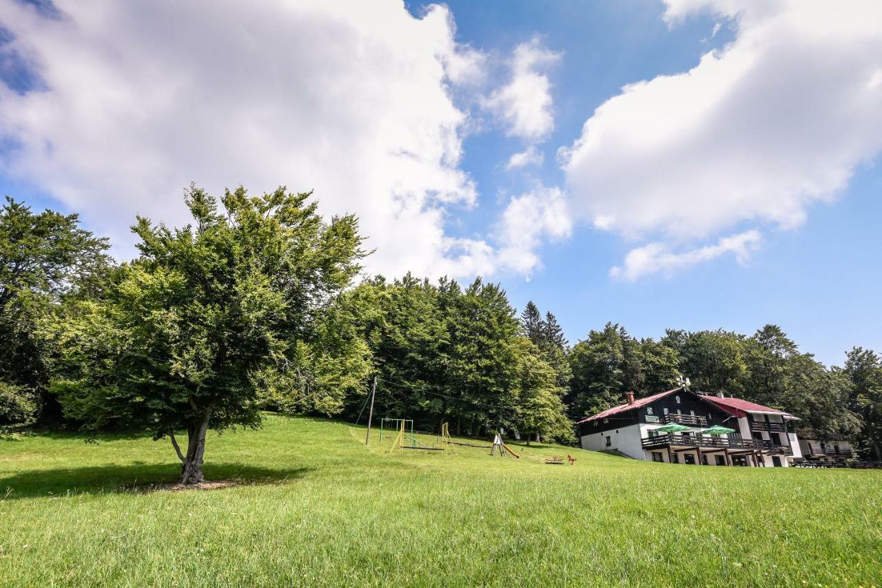 Planinski Dom Na Kalu Bed and Breakfast Dol pri Hrastniku Eksteriør billede